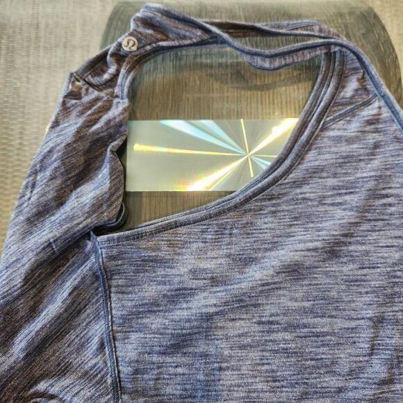 Lululemon Essential Tank - Picture 3 of 5